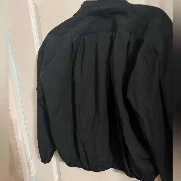 Banana Republic Charcoal Long Sleeve Top - Image 3