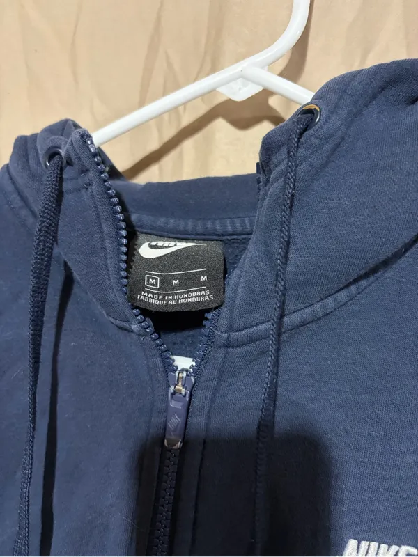 Nike jacket - Image 2
