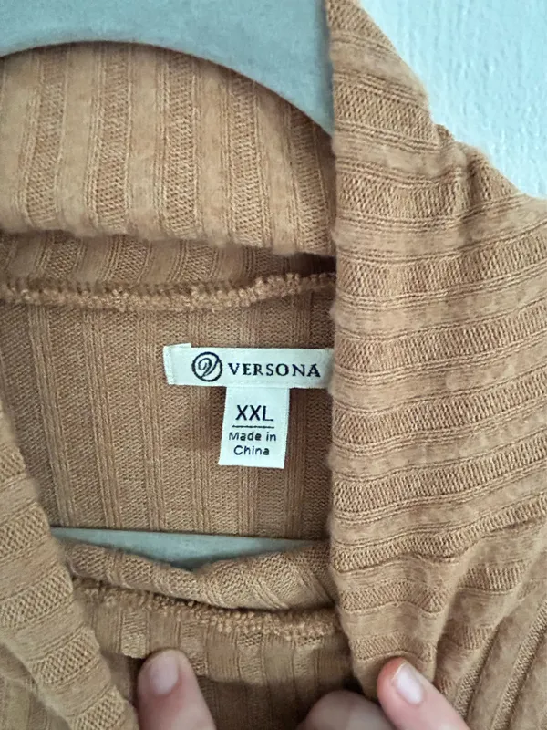 Versona Cropped turtleneck sweater - Image 3