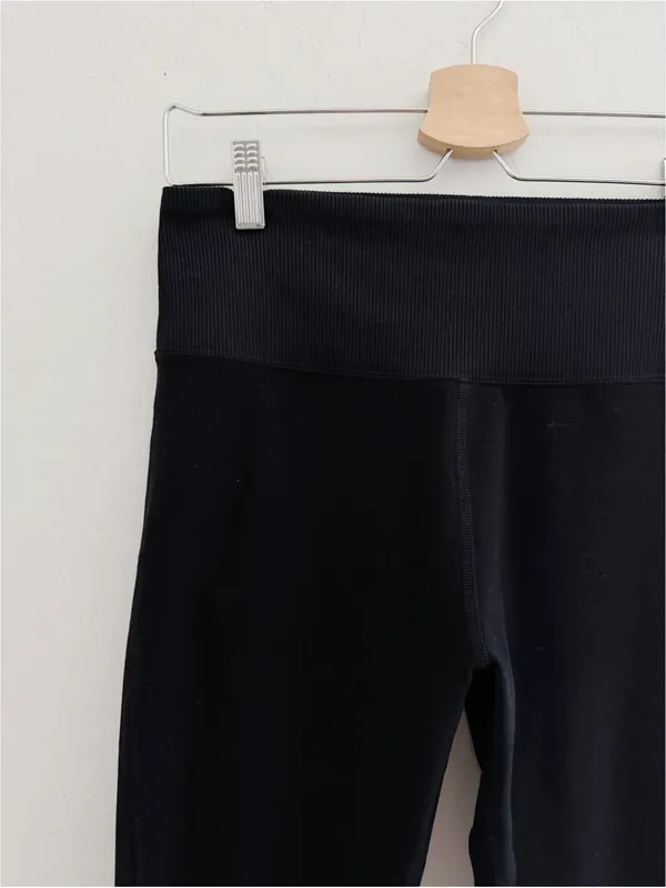 ALO High-Waist Alosoft Lounge Legging in Black Size L - Image 6