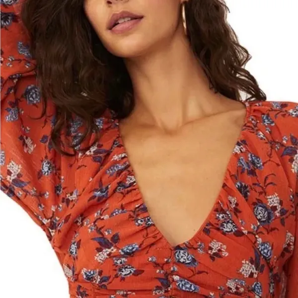 Free People New Final Rose Blouse Top Ruched Rust Orange Blue Floral Size XS - Image 3