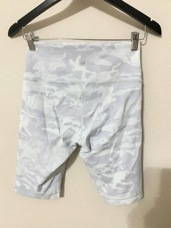 Lululemon Wunder Under High-Rise Shorts - Image 3