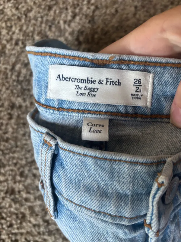 Abercrombie Low-Rise Baggy Jeans - Image 2