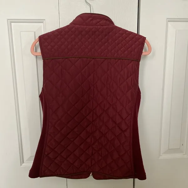 Francesca’s Collection Maroon Quilted Vest - Image 2