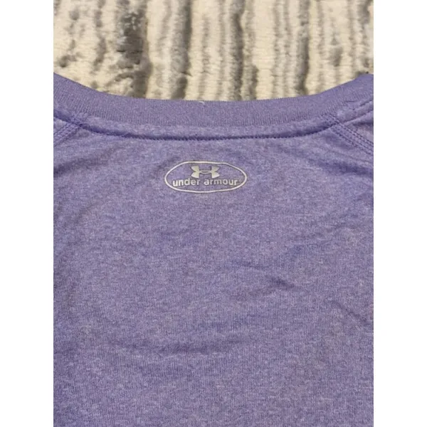 Under Armour women's medium (semi-fitted) purple V-neck Heatgear t-shirt - Image 5