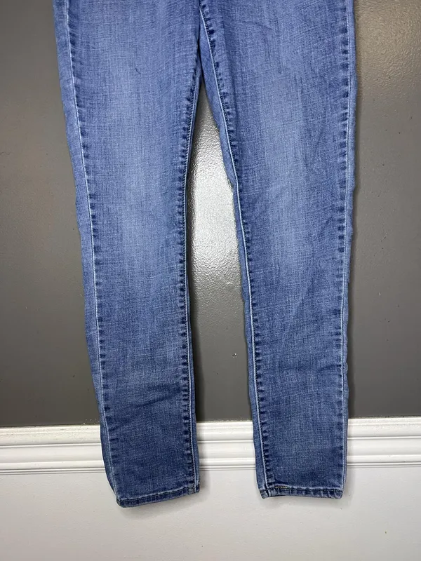 Levis Curvy Skinny Jeans Womens 28 Medium Wash Blue Mid Rise Stretch Denim - Image 3