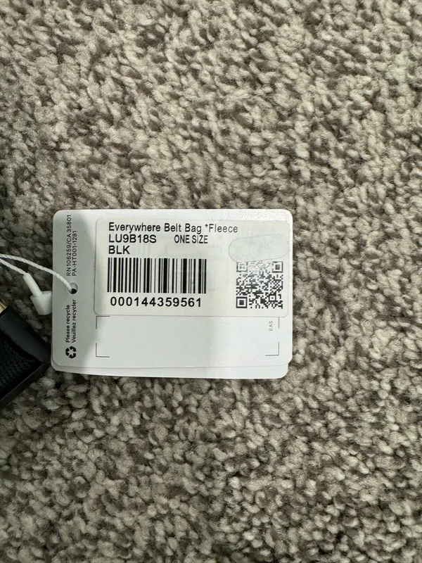 Lululemon Black Fleece Everywhere Belt Bag - Image 4