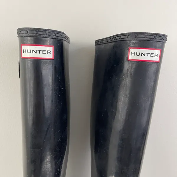 Hunter Original Tall Black Gloss Adjustable Knee High Rain Boots - Image 9