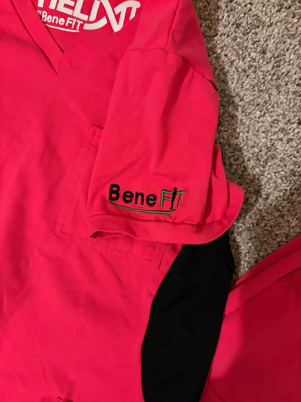 BeneFIT Scrubs Pink Size M - Image 2