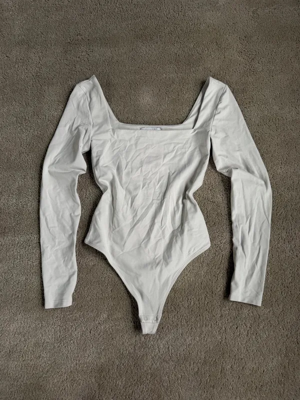 Aritzia Contour White Long Sleeve Bodysuit – Size Small  - Image 2