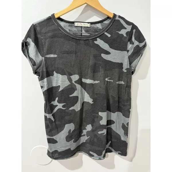 Free People "Clare" Lightweight Camo Tee‎ Sz L - Image 2