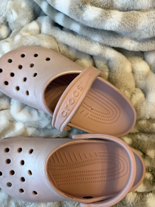 Pink shimmering Crocs  - Image 4
