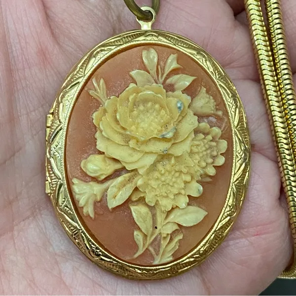 Vintage Flower Cameo Locket Pendant Gold-plated Round Snake Chain 24” Necklace - Image 15