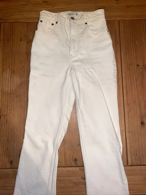 Abercrombie 90s Ultra High Rise Jeans - Image 5
