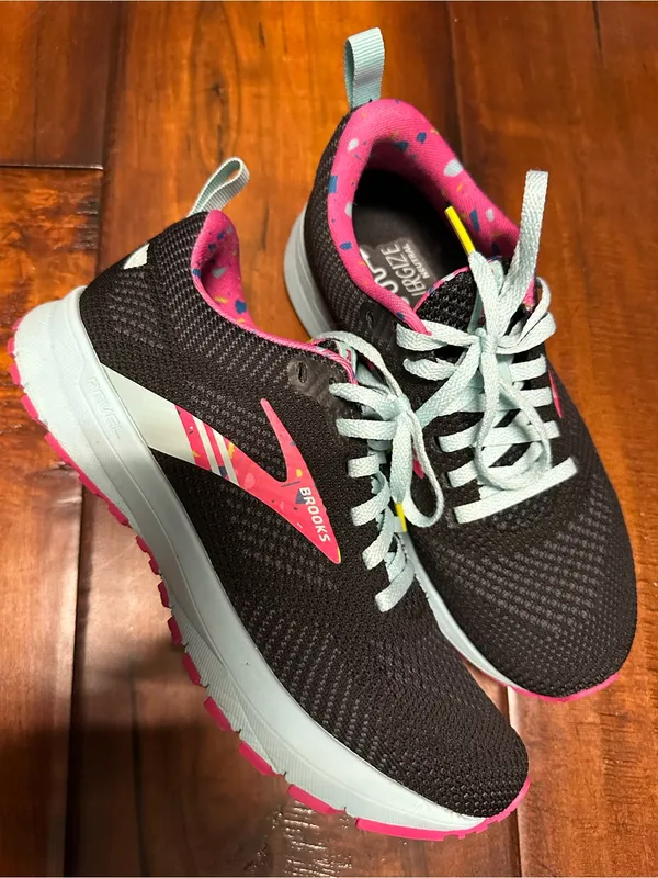 Brooks Revel Sneakers - Image 2