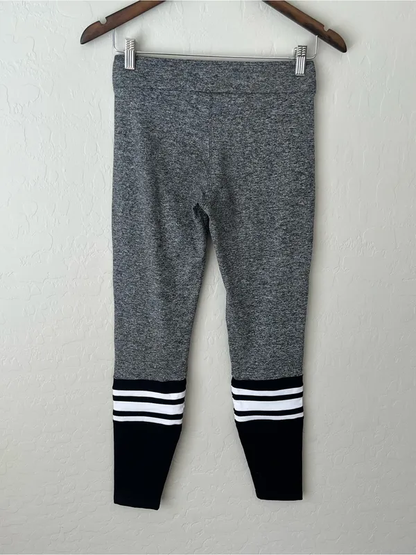 Bombshell sportswear OG sock leggings black grey medium - Image 5