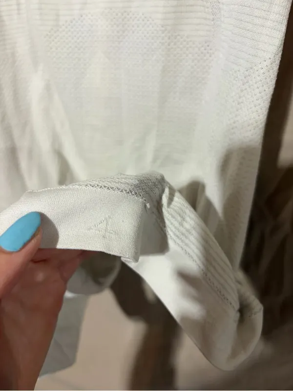Lululemon tank top - Image 3