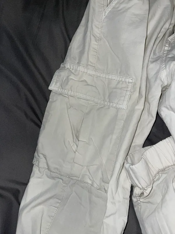 Abercrombie Cargo Pants - Image 4