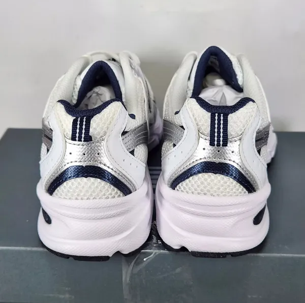 Women's size 8/Mens size 6.5 (UK6) New Balance 530 White Blue - Image 3