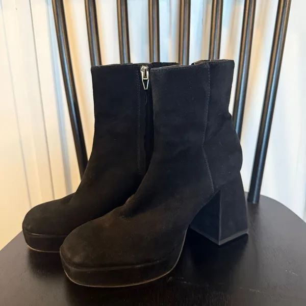 Dolce Vita Gracie black suede platform boots size 6.5 - Image 4