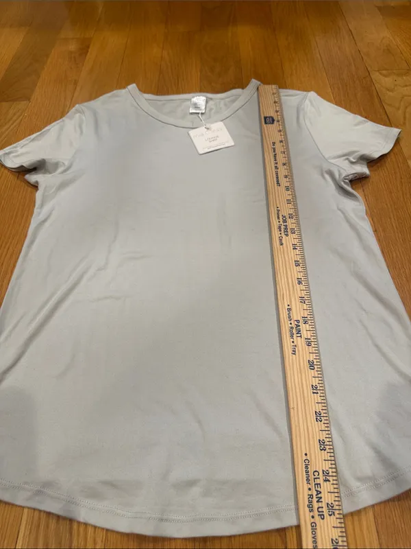 NWT MIA & Tess grey short sleeve lounge shirt size small - Image 3