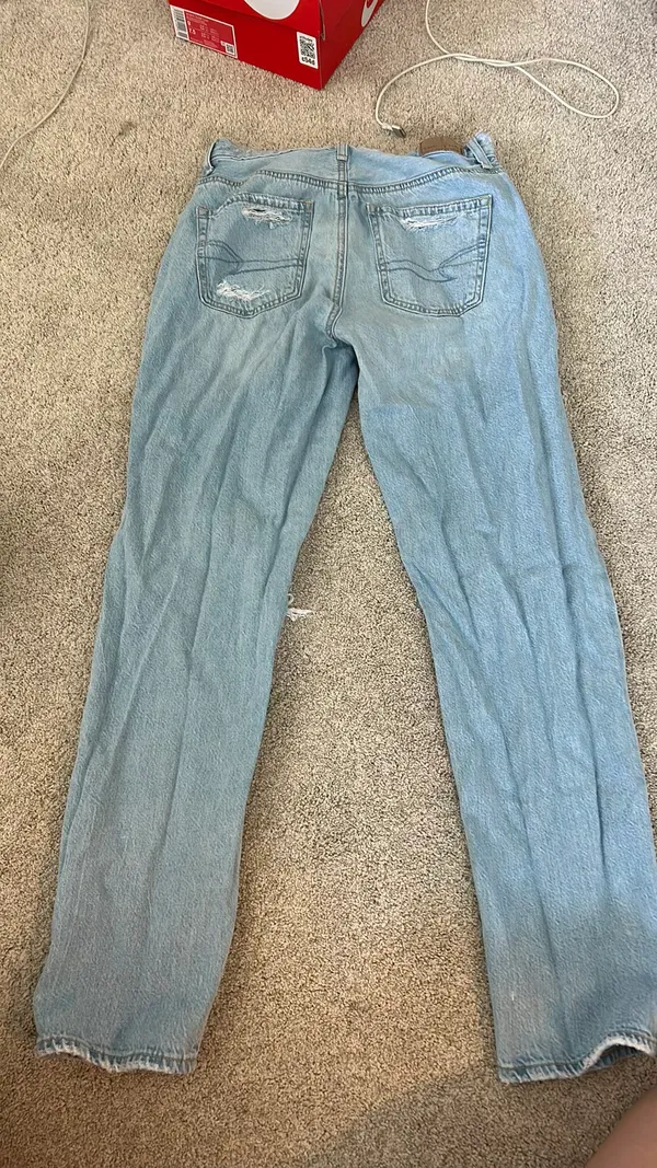 American Eagle Standard Fit Mom Jeans - Image 2