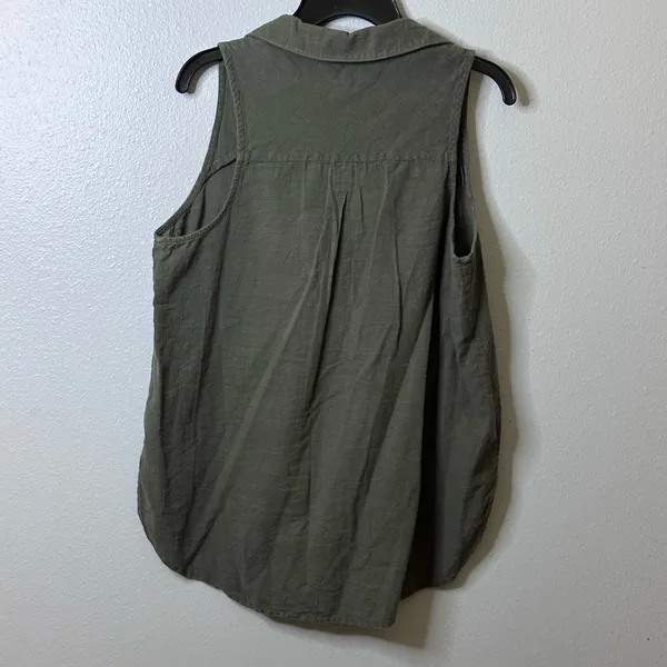 Universal Threads Women Button Down Minimalist Olive Green‎ sleeveless Blouse S - Image 6