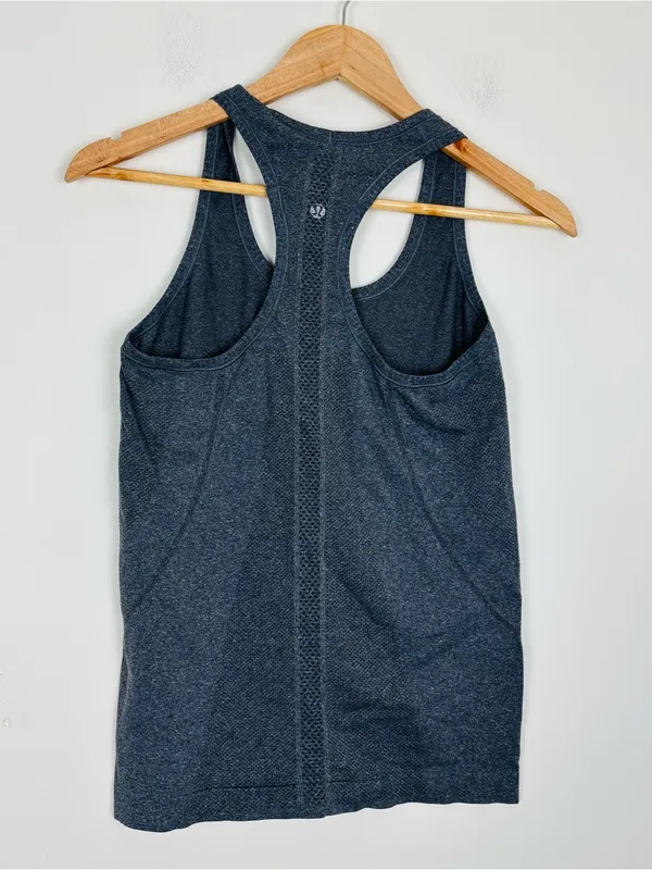 Lululemon swiftly tech gray tank. Size 6 - Image 3