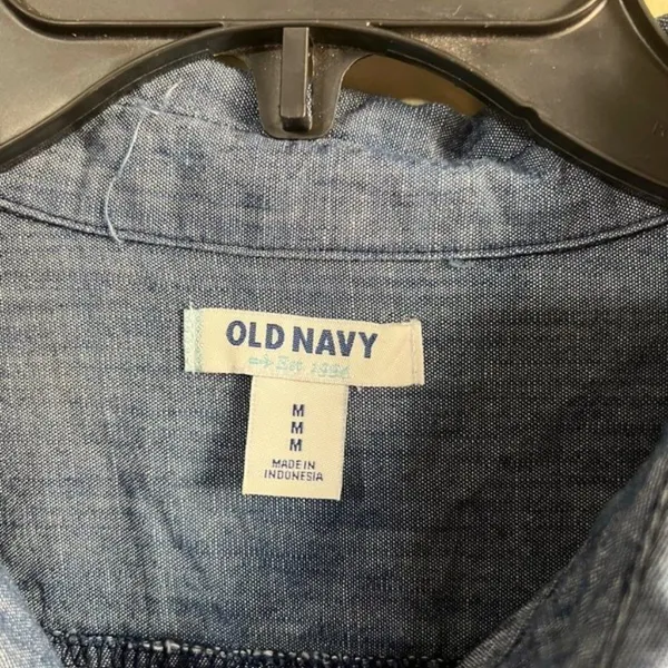 Old navy‎ medium blue blouse - Image 3