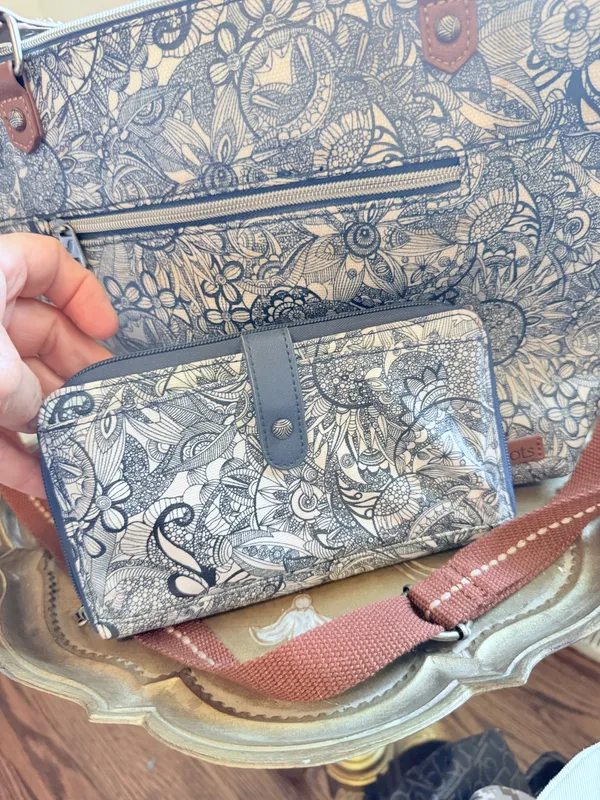 Sakroots Bag and wallet - Image 3