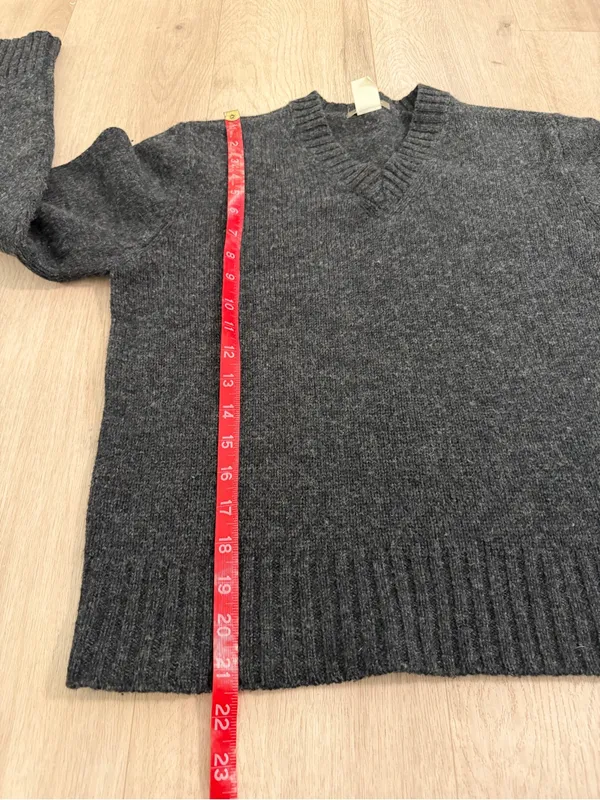 100% Lambswool Grey Black V Neck Sweater - Image 6