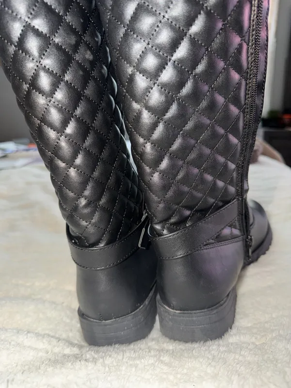 Rugged Outback Quilted Faux Fur Lined Boots size 10 - Image 4