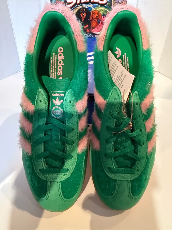 Women’s Adidas Gazelle Indoor Fuzzies, size 9W - Image 3