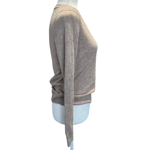 Quince 100% Cashmere Sweater Small V-Neck Taupe Beige Classic Minimalist - Image 3