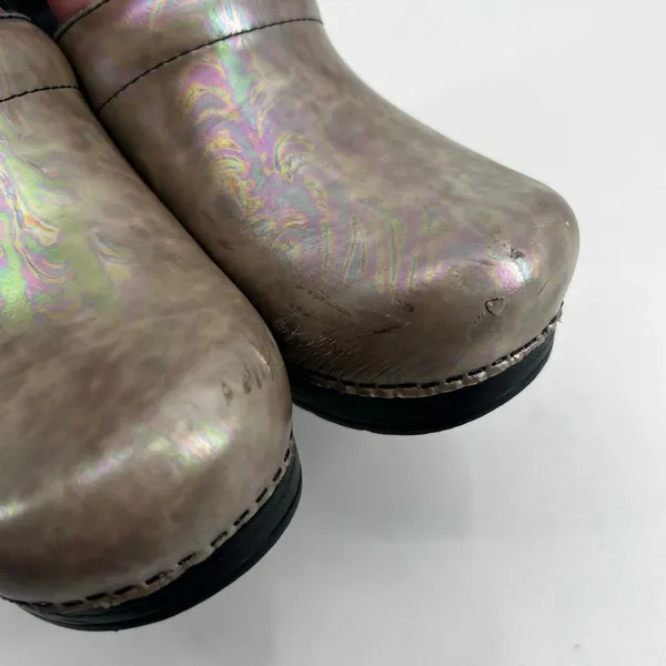 Dansko Tan Iridescent Nursing Clog shoes comfort slip on leather metallic 37/6.5 - Image 5