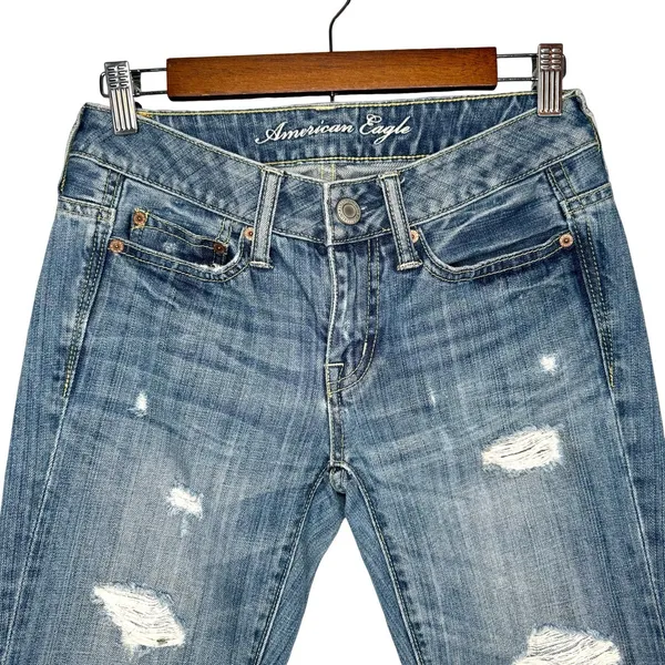 Y2K American Eagle 00 Boy Fit Cropped Low Rise Jeans Blue Distressed Denim Capri - Image 2