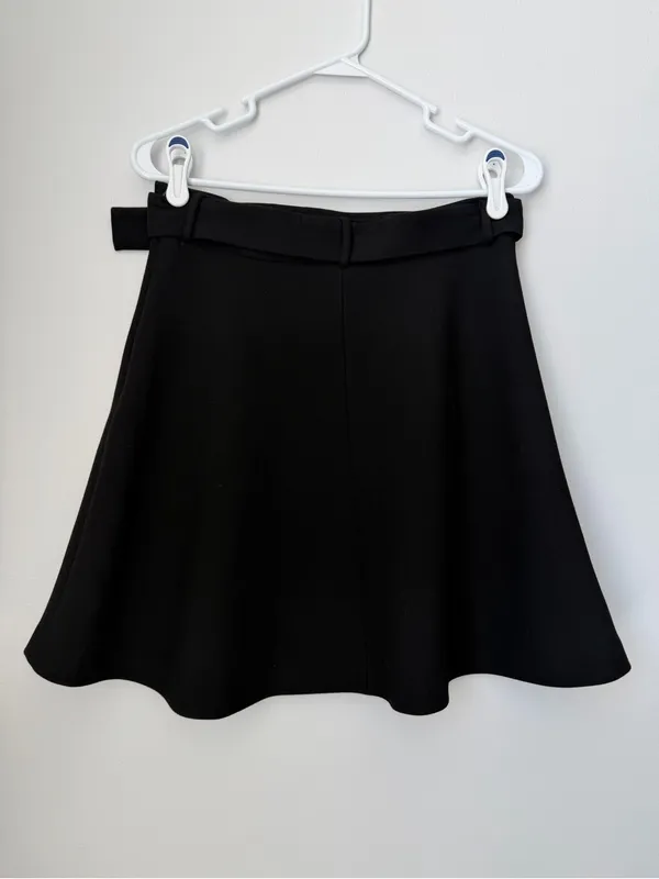 Zara Black Flowy Mini Skirt with Belt Size Medium - Image 5