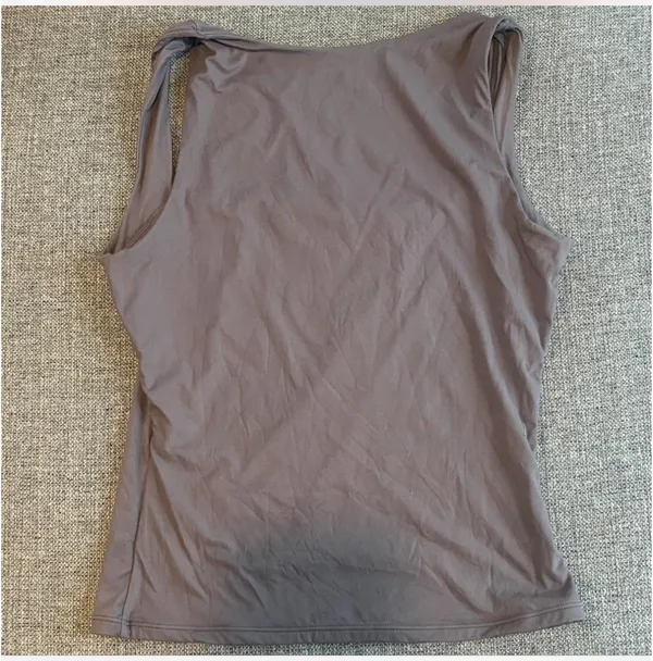 Qinsen Amazon Top - Image 3