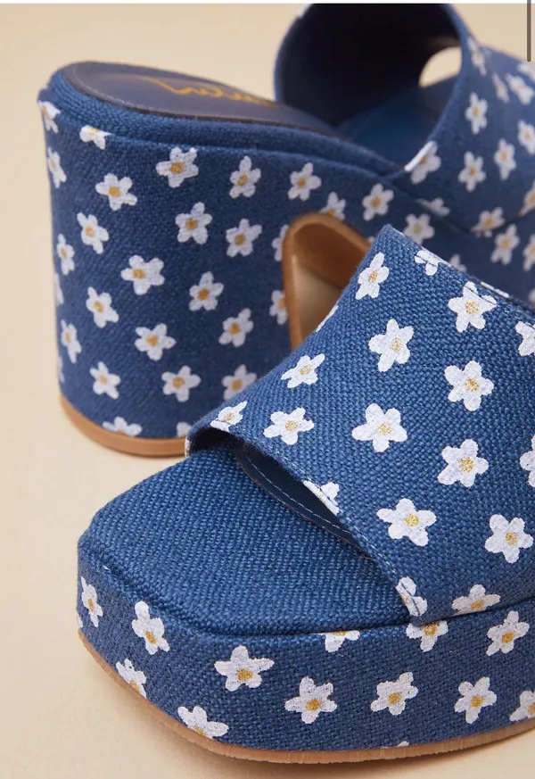 Lulus Chunky Platform Sandals  - Image 3