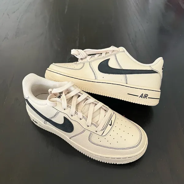 New NIKE Air Force 1 LV8 4 GS Light Khaki Black - Image 2