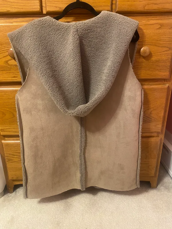Fur Hooded Vest Gray Size M - Image 3