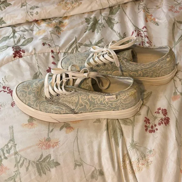 Vans Blue and White filigree Patterned Sneakers - Image 5