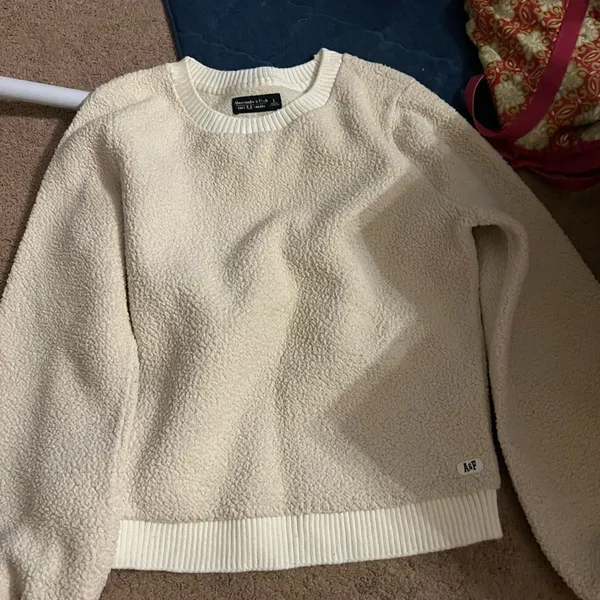 Abercrombie large‎ Sherpa sweater - Image 3