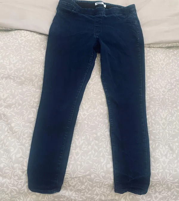 Old Navy super skinny stretchy jeans - Image 3