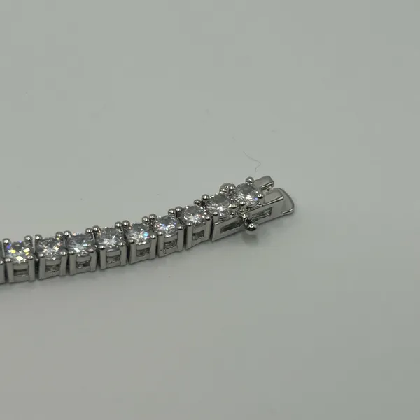 Kay Jewelers Moissanite Tennis Bracelet Silver 3mm 8 Inch Brand New VVS1 Crazy Shine No Pass - Image 5