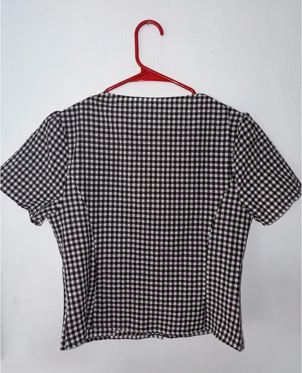 Brown & white checkered top 🤎 Size M - Image 4