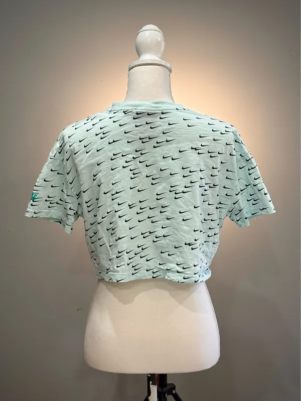 Light Blue Nike Cropped Tee Size M EUC - Image 2