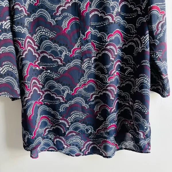 Express Women’s Top Size Large Navy Blue Geometric Pattern 3/4 Sleeve Blouse - Image 3