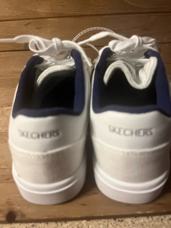 NWT Skechers White and Navy women's shoes size 8 - Image 7