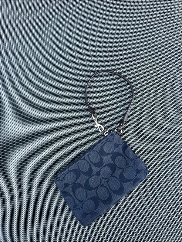 Navy coach wristlet spring, summer, wallet, purse, casual‎ little leather brown - Image 6